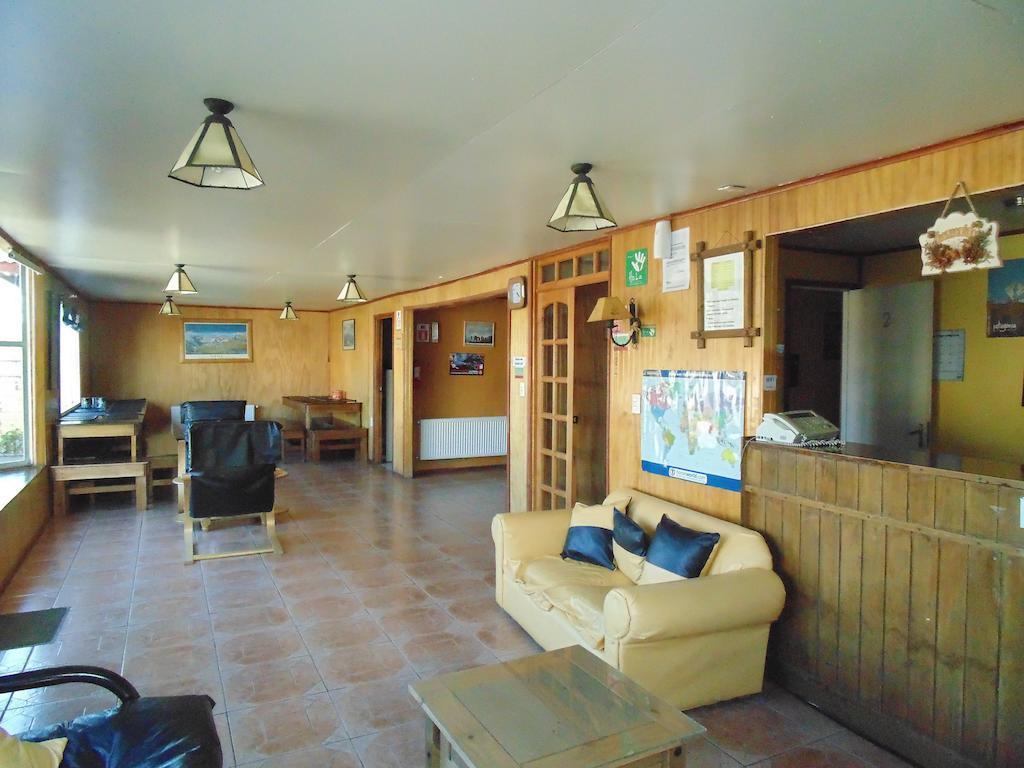 Nikos II Adventure Hostel Пуерто Наталес Екстериор снимка