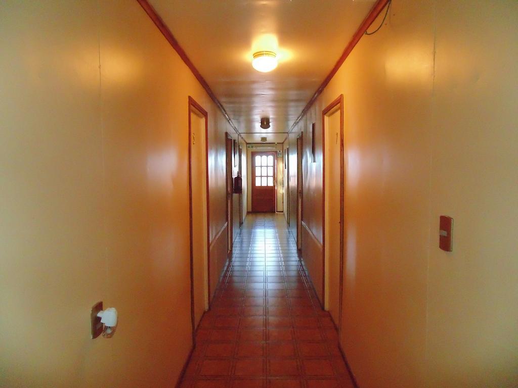 Nikos II Adventure Hostel Пуерто Наталес Екстериор снимка