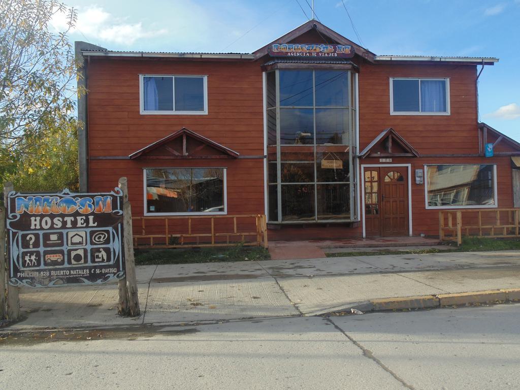 Nikos II Adventure Hostel Пуерто Наталес Екстериор снимка